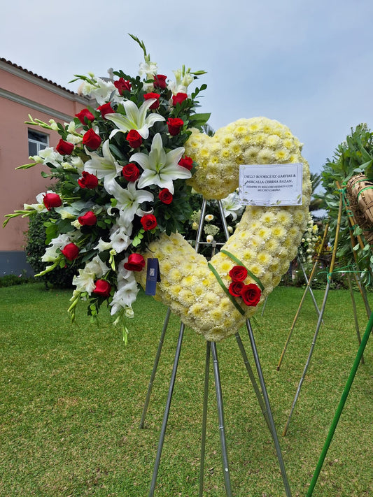 Corona Corazón con rosas rojas